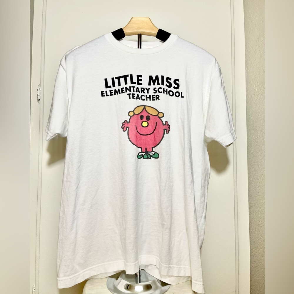 LITTLE MISS Graphic Tee